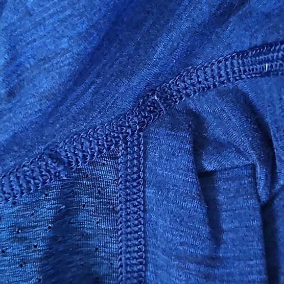 American Eagle Active Extreme Flex Heathered Blue and Black Short Sleeve Tee - Picture 10 of 12